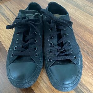 Unisex All Black Converse
